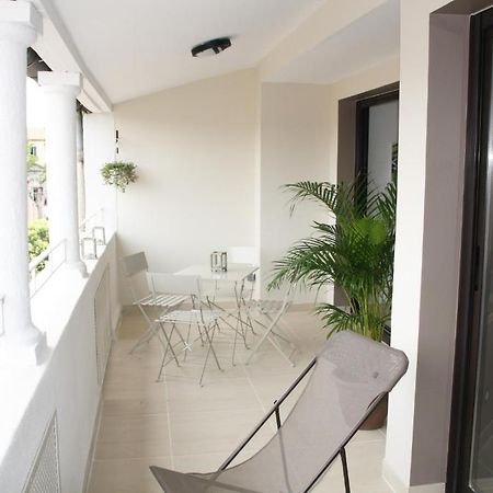 Appartement Le Saint Paul - Les Balcons De La Cite Каркассонн Номер фото
